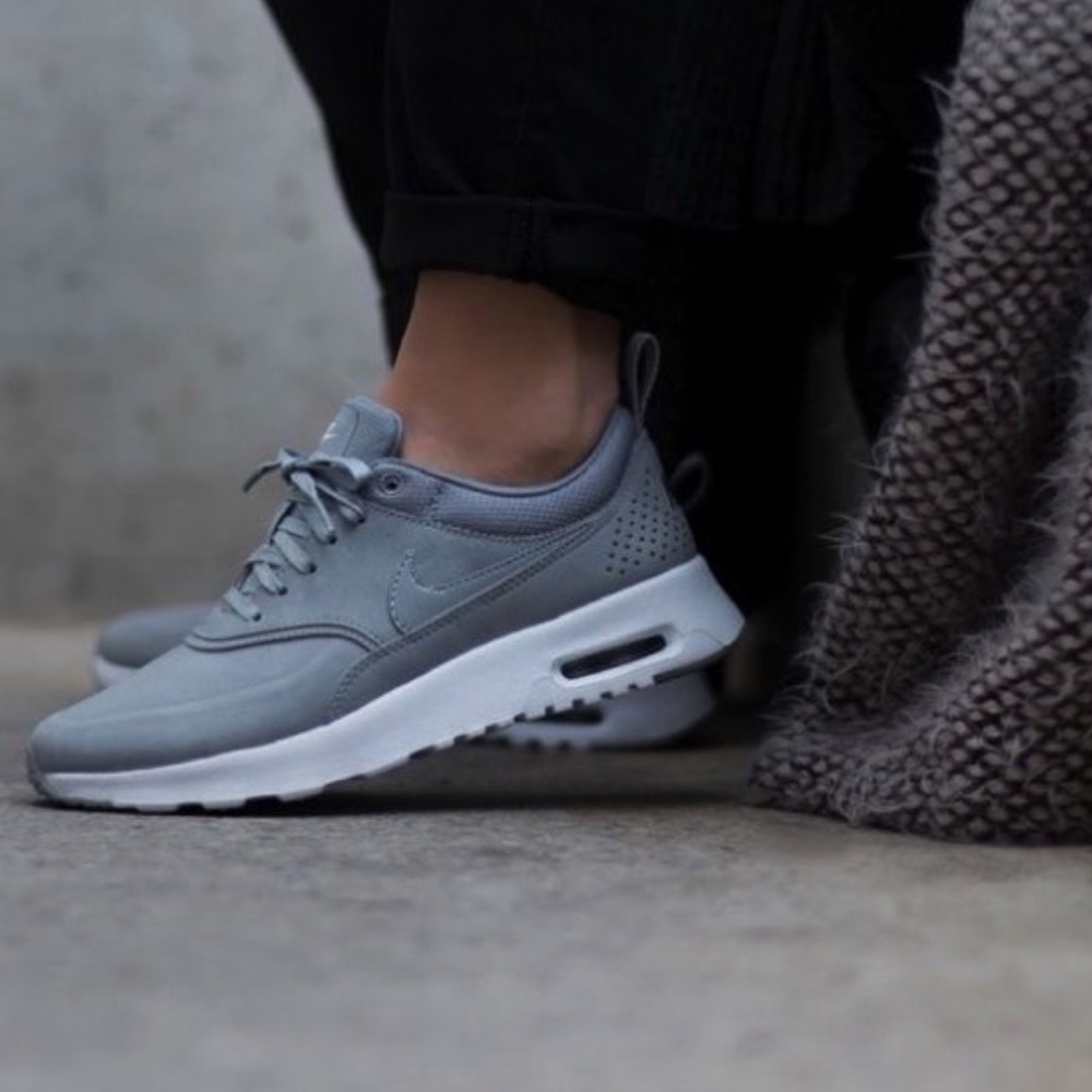 Nike Air Max Thea Women’s Shoes Size 9